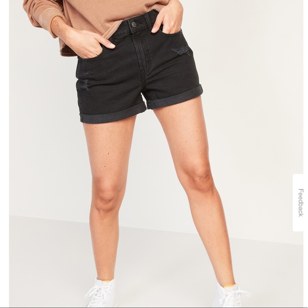 Old Navy Women's Boyfriend Mid-Rise Black Distressed Denim Shorts Size 18